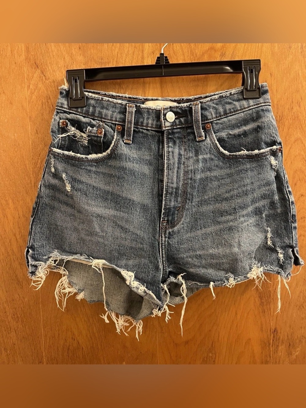 Abercrombie & Fitch High Rise Mom Denim Cutoff Shorts Blue 26” Waist - Picture 1 of 9
